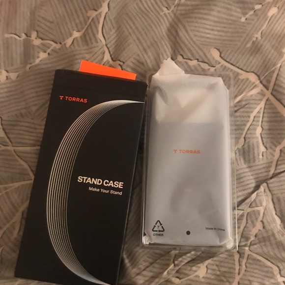 Torras Q3 IPhone 17 Pro Max MagSafe Case - Picture 2 of 6